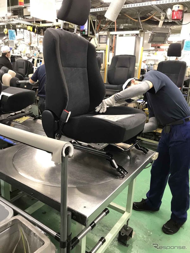 シート専門メーカー、タチエスのシート作りに密着。工場を取材した