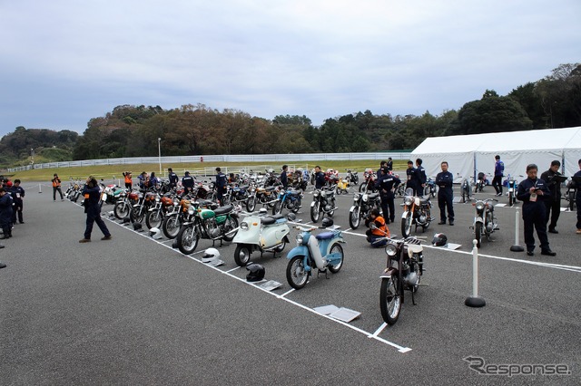 ヤマハ歴史車輌デモ走行会・見学会2018