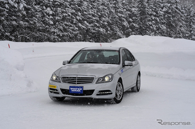 ダンロップ ウインターマックス02 氷上＆雪上試乗