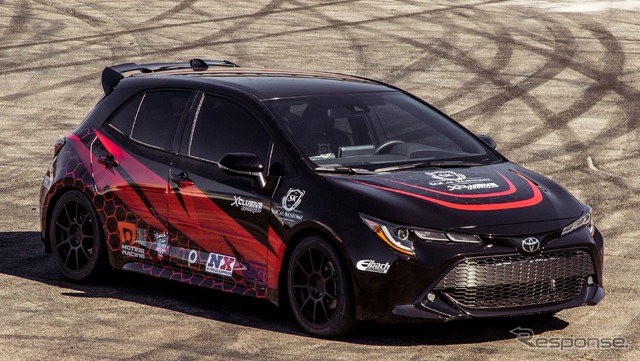 新型トヨタ・カローラ・ハッチバック(カローラ・スポーツ)の「SOCAL KUSTOMZ」仕様車