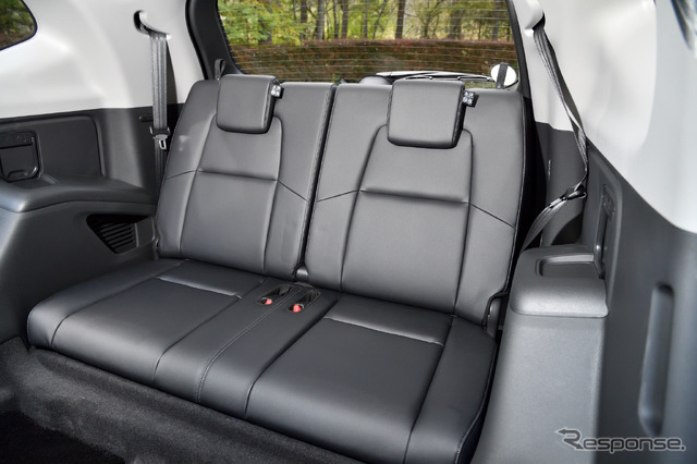 ホンダ 新型CR-V 直噴ターボモデル(Honda CR-V) 3列目シート