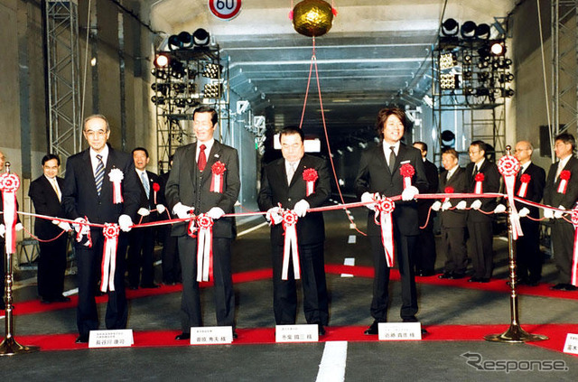 暫定税率維持で道路を作ろう---国交相と副都知事