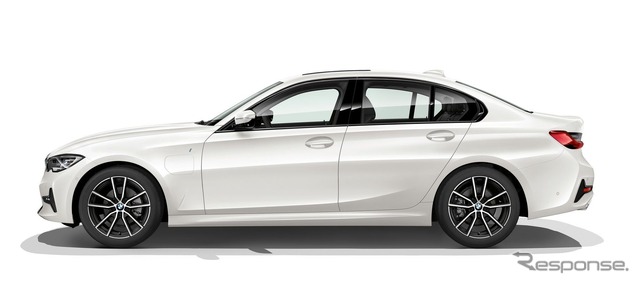 新型BMW 3シリーズ セダンのPHV、330eセダン