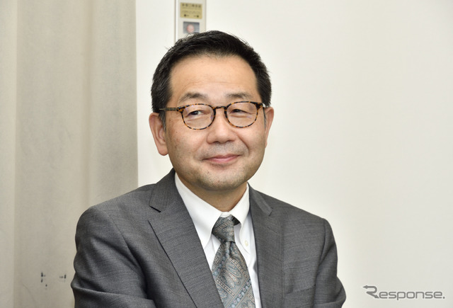 内田智氏