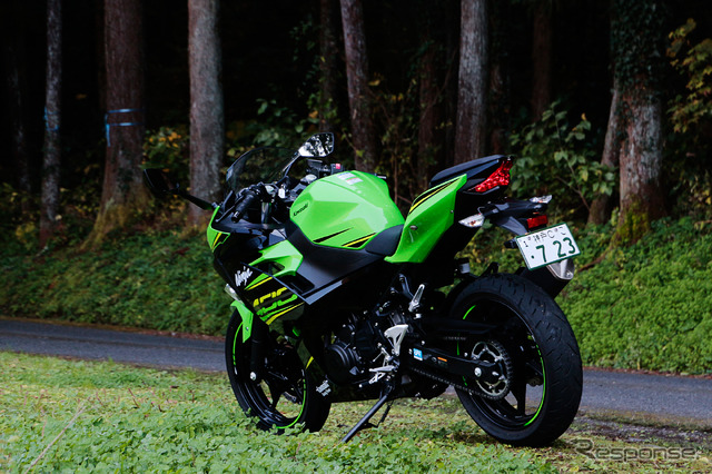 カワサキ Ninja400