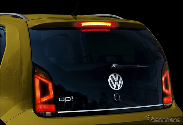 VW cross up! エマージェンシーストップシグナル