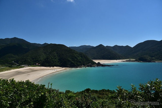 日本の渚百選に選ばれている高浜海水浴場