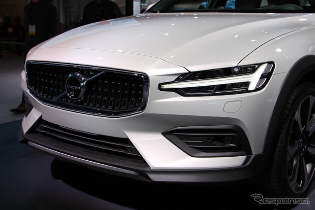 ボルボ V60 クロスカントリー(ロサンゼルスモーターショー2018)