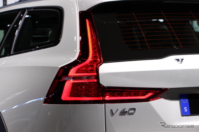 ボルボ V60 クロスカントリー（ロサンゼルスモーターショー2018）