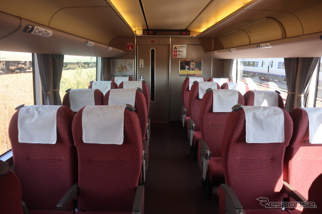 289系の車内、女性専用席(エリア)。
