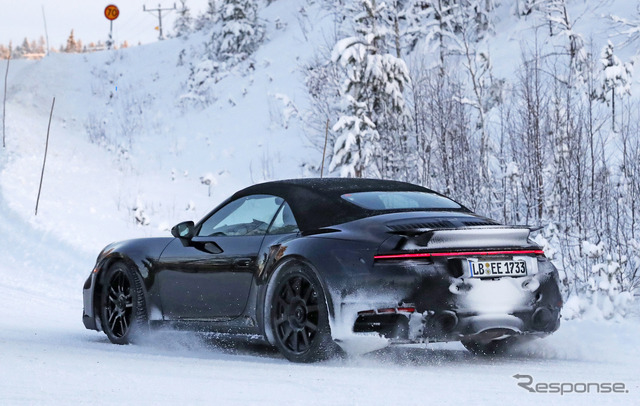 ポルシェ 911 ターボS カブリオレ(スクープ写真)