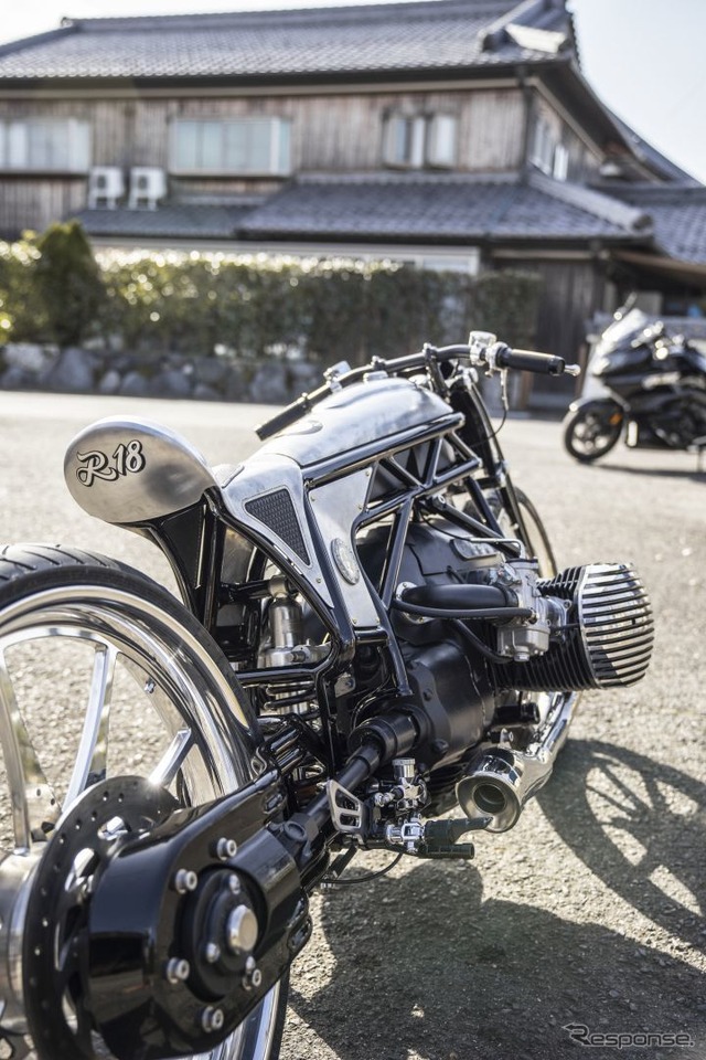 BMWモトラッドのディパーテッド(製作:カスタムワークスZON)