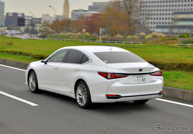 レクサス ES 新型(ES300h)