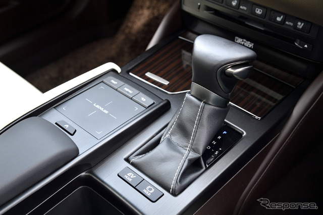 レクサス ES 新型(ES300h)