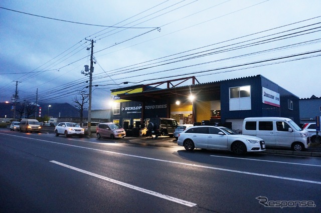 実はこんなにも違う!北海道の意外なスタッドレス事情とは!?新日本タイヤ販売 新川店 夕方のタイヤ交換渋滞