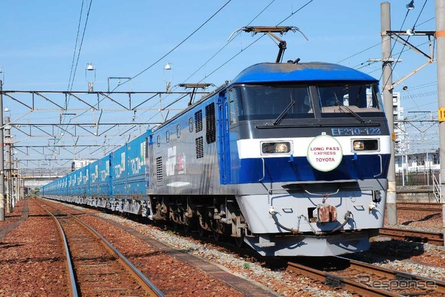 2019年3月改正を機に4両が増備されるEF210形がけん引する自動車部品列車。改正では新たに東海～九州間にも新設される。