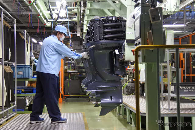 ヤマハ発動機 袋井南工場の生産ライン。年14万基の船外機を生産している