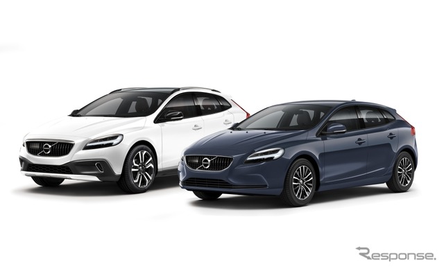 V40クロスカントリーT5 AWDクラシックエディション(左)とV40 T3 タックエディション(右)