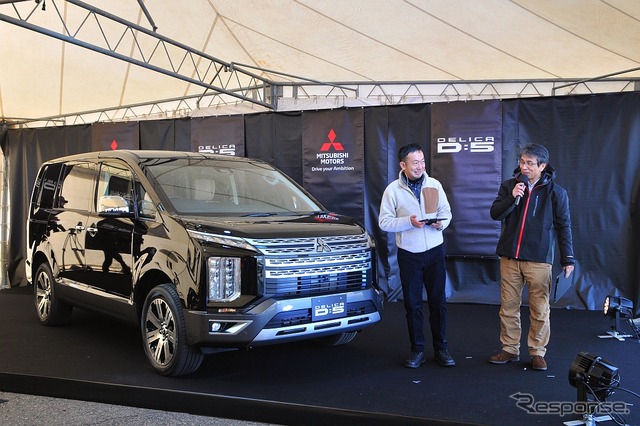 三菱自動車 商品戦略本部 チーフ・プロダクト・スペシャリスト 大谷洋二氏(右)