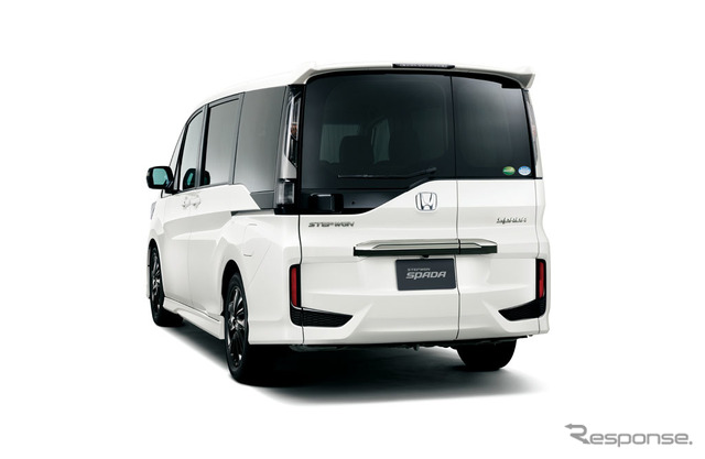ホンダ ステップワゴン スパーダ・クール スピリット ホンダセンシング(FF)特別仕様車ブラックスタイル(プラチナホワイト・パール)