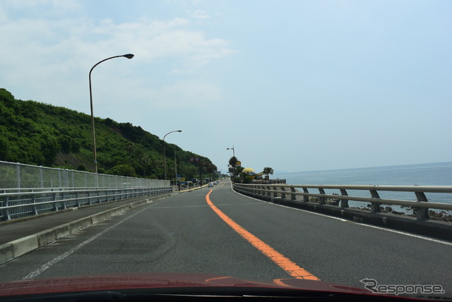 鹿児島の海岸線を走る国道3号線。