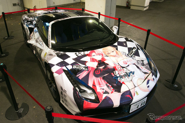 『アズールレーン』のフェラーリ 488スパイダー痛車、展示中…秋葉原