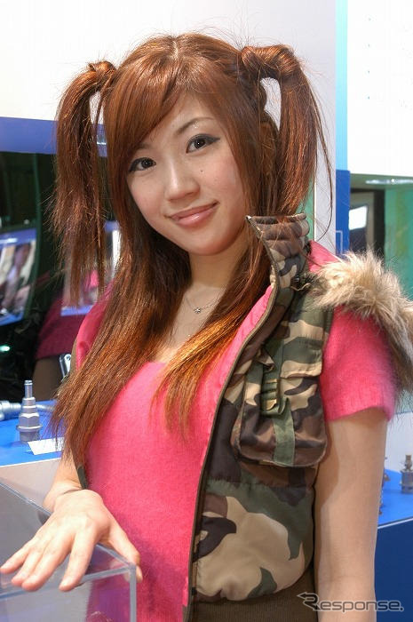 【東京モーターショー07】コンパニオン写真蔵…部品いろいろ