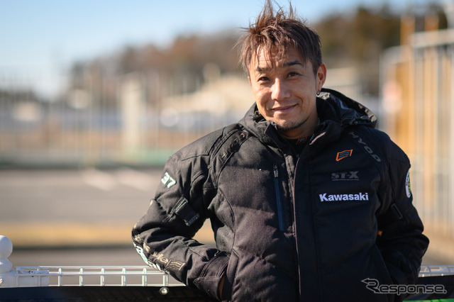 レーシングライダー藤原克昭さん。