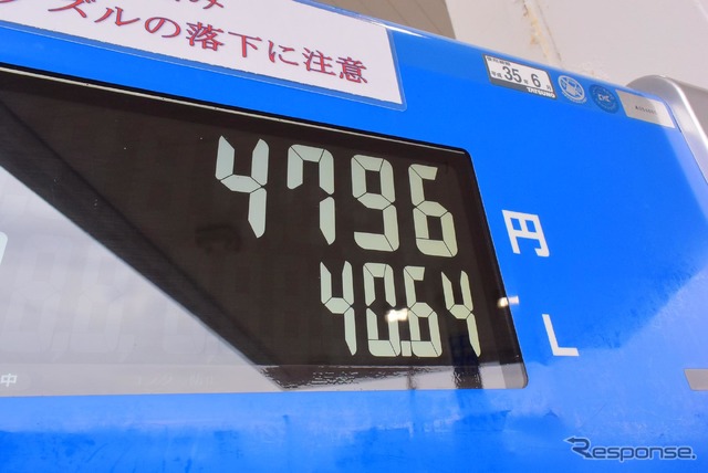 北九州から山陰経由で茅ヶ崎までの1132km区間を走行するのに要した軽油量はすりきり満タン計測で40.64リットル。1タンクで軽く1000kmを超える航続性能と実燃費の良さは魅力だ。