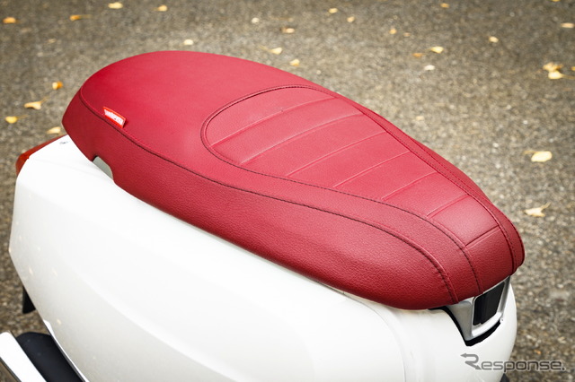 ランブレッタ V125 シート