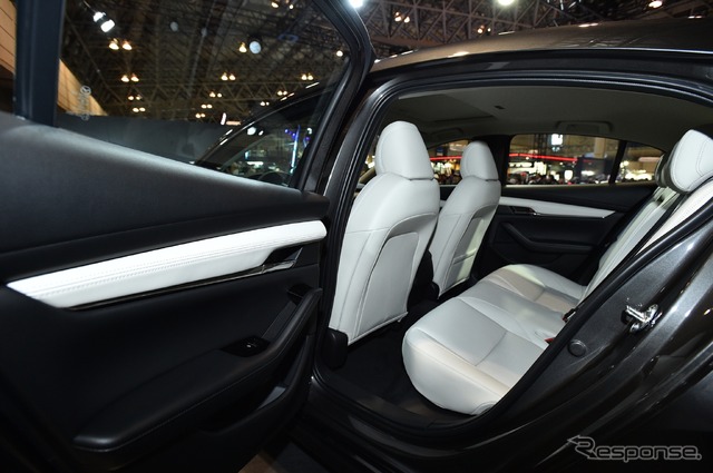 マツダ 3 新型(東京オートサロン2019)