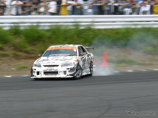【東京オートサロン08】D1マシンによるデモラン