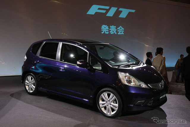 乗用車販売ランキング12月…ホンダ フィット 2か月連続トップ