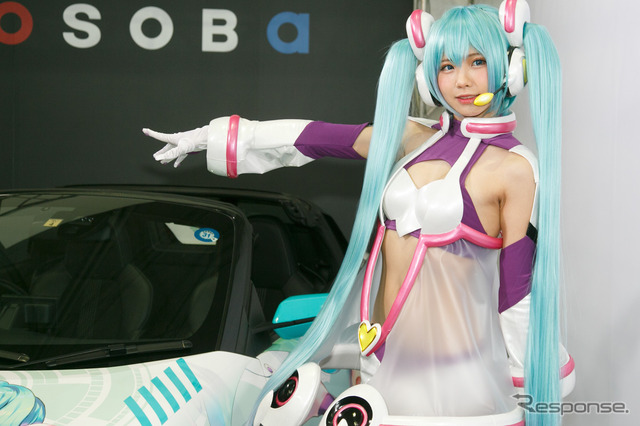 コスプレイヤーえなこ、シースルー初音ミク衣装でホンダ S660 とコラボ…東京オートサロン2019