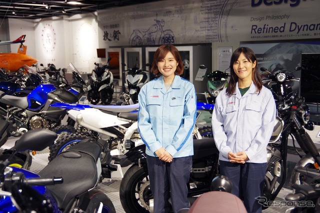 ヤマハ発動機の女性エンジニア、渡邊真帆さん(左)と神谷久美子さん(右)