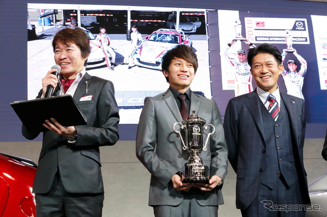 グローバルMX-5カップジャパンシリーズ表彰式（東京オートサロン2019）