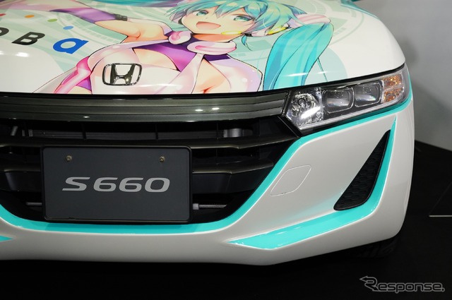 ドワンゴ×ホンダ 共同プロジェクト 矢吹健太朗氏描き下ろし初音ミク「S660」コラボカー( 東京オートサロン2019)