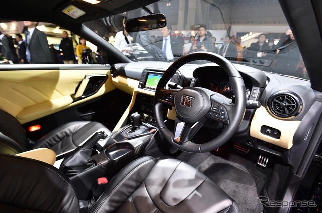 日産 GT-R 大坂なおみ選手ブランドアンバサダー就任記念モデル(東京オートサロン2019)