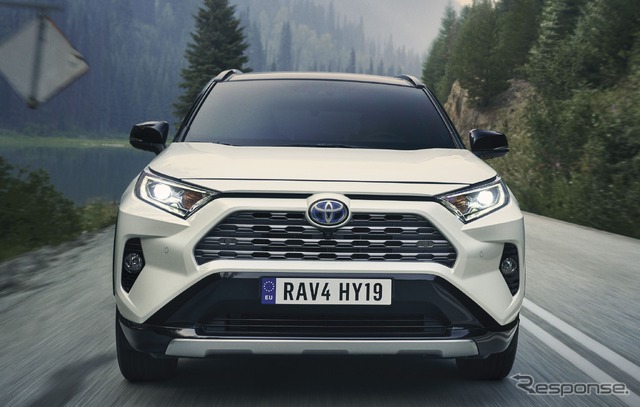 トヨタRAV4ハイブリッド 新型(欧州仕様)