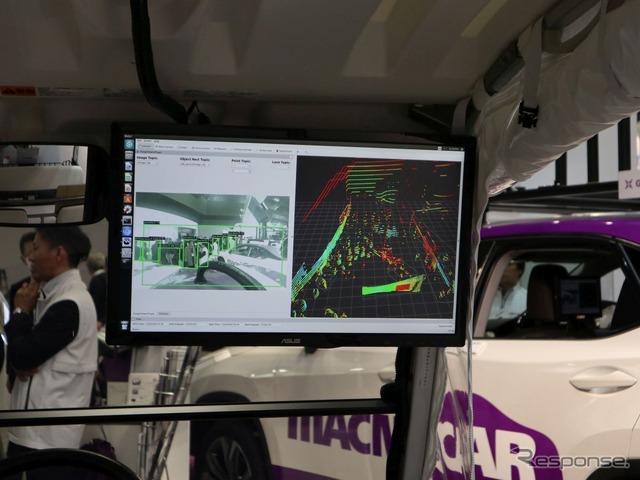 マクニカのブースに展示された「アカデミックパックPRO」。ヤマハの電動カートをベースに自動運転が可能(オートモーティブワールド2019)