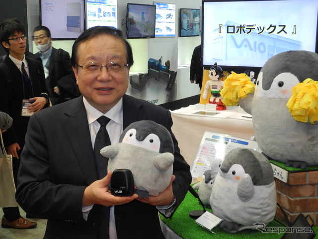 VAIOの吉田秀俊社長とロボット汎用プラットフォーム「Simple」
