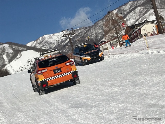 雪山を駆け上るスバル車。リフト代わりにも利用できるが多くの人が往復、スバル車での雪上ドライブを楽しむ。