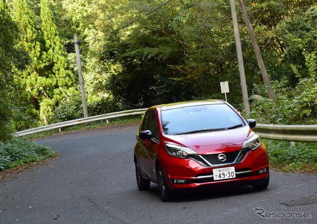 新興国向けの低コストプラットフォームが使用されているが、山岳路での粘りは意外に良かった。