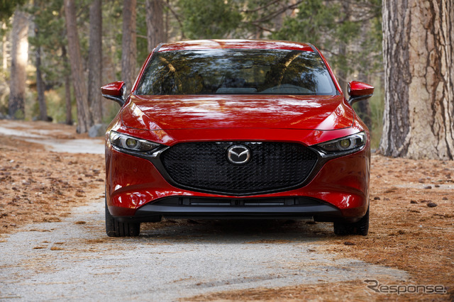 マツダ3(欧州仕様SKYACTIV-G2.0)