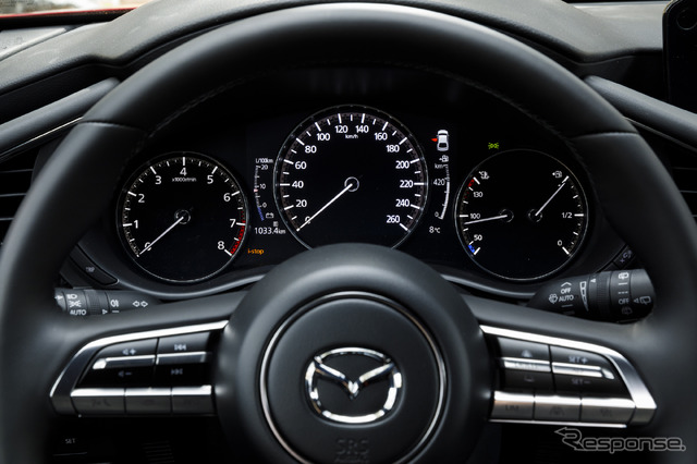 マツダ3(欧州仕様SKYACTIV-G2.0)