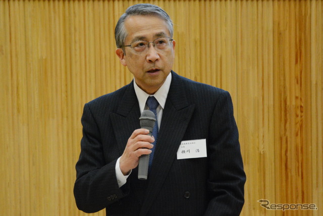 挨拶する横川浩APEV会長