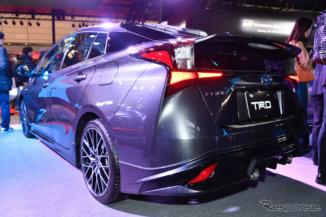プラスするのは未来感?それとも走りの追求? MODELLISTA&TRDの新型プリウスエアロの見所を知る