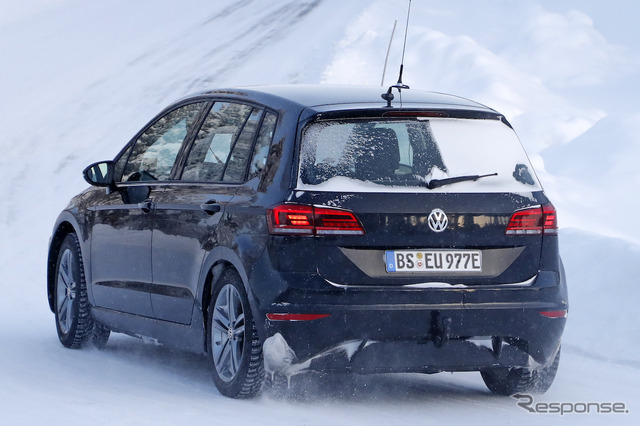 VW ID. ブランドの新型クロスオーバー車プロトタイプ(スクープ写真)