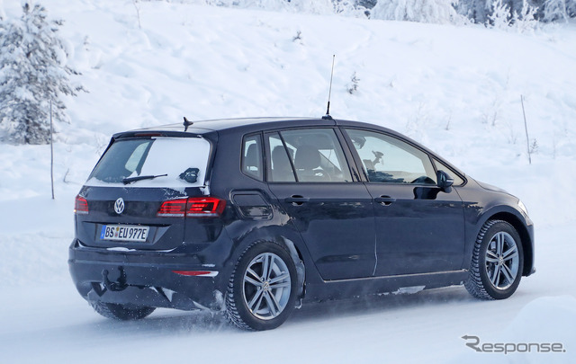 VW ID. ブランドの新型クロスオーバー車プロトタイプ(スクープ写真)