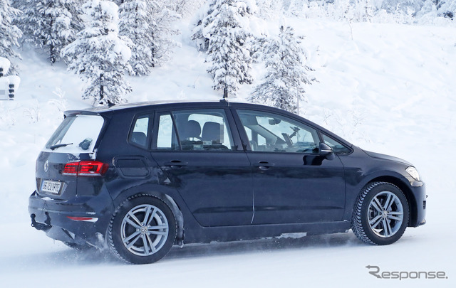 VW ID. ブランドの新型クロスオーバー車プロトタイプ(スクープ写真)